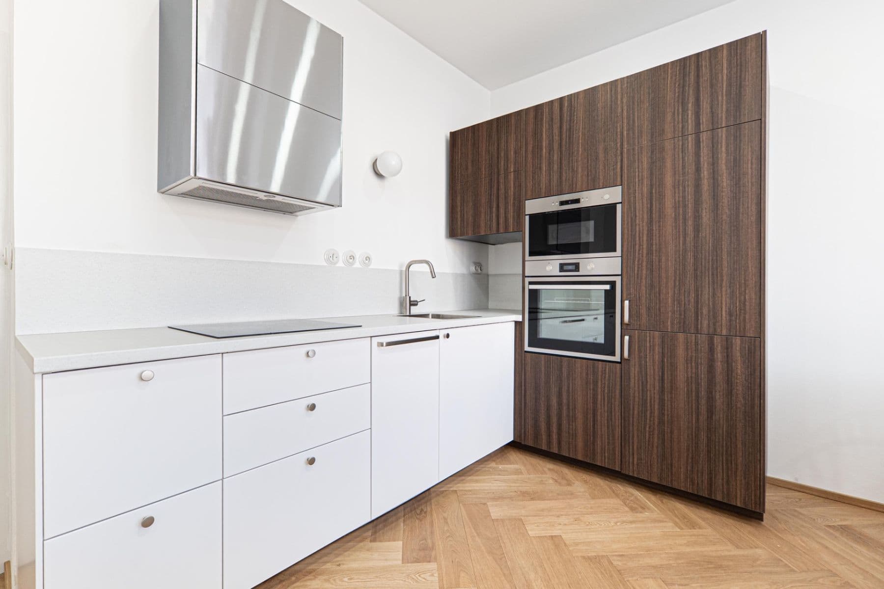 1 bedroom with open-plan kitchen flat to rent, 55 m², U Vodárny, Prague, Prague 1 bedroom with open-plan kitchen flat to rent, 55 m², U Vodárny, Prague, Prague