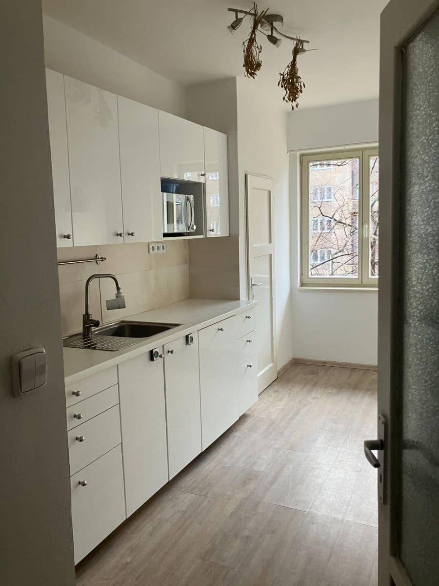 3 bedroom flat to rent, 72 m², Lvovská, Prague, Prague 3 bedroom flat to rent, 72 m², Lvovská, Prague, Prague