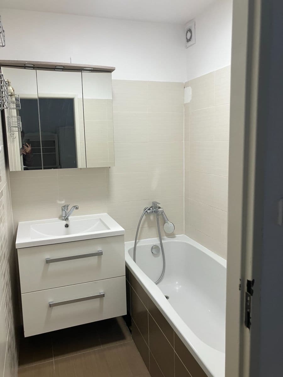 3 bedroom flat to rent, 72 m², Lvovská, Prague, Prague 3 bedroom flat to rent, 72 m², Lvovská, Prague, Prague