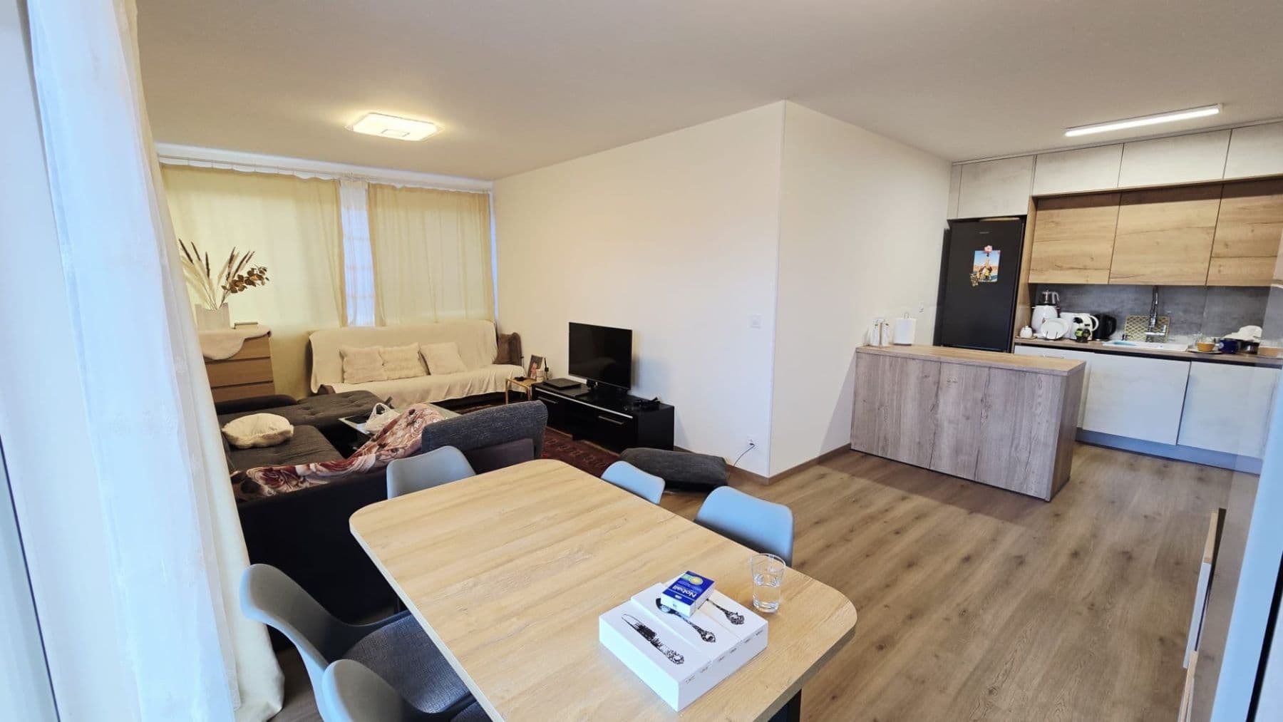 2 bedroom with open-plan kitchen flat to rent, 80 m², Choceradská, Prague, Prague 2 bedroom with open-plan kitchen flat to rent, 80 m², Choceradská, Prague, Prague