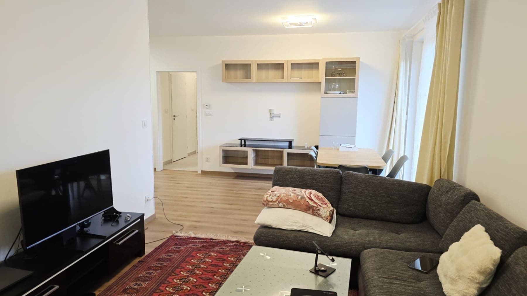 2 bedroom with open-plan kitchen flat to rent, 80 m², Choceradská, Prague, Prague 2 bedroom with open-plan kitchen flat to rent, 80 m², Choceradská, Prague, Prague