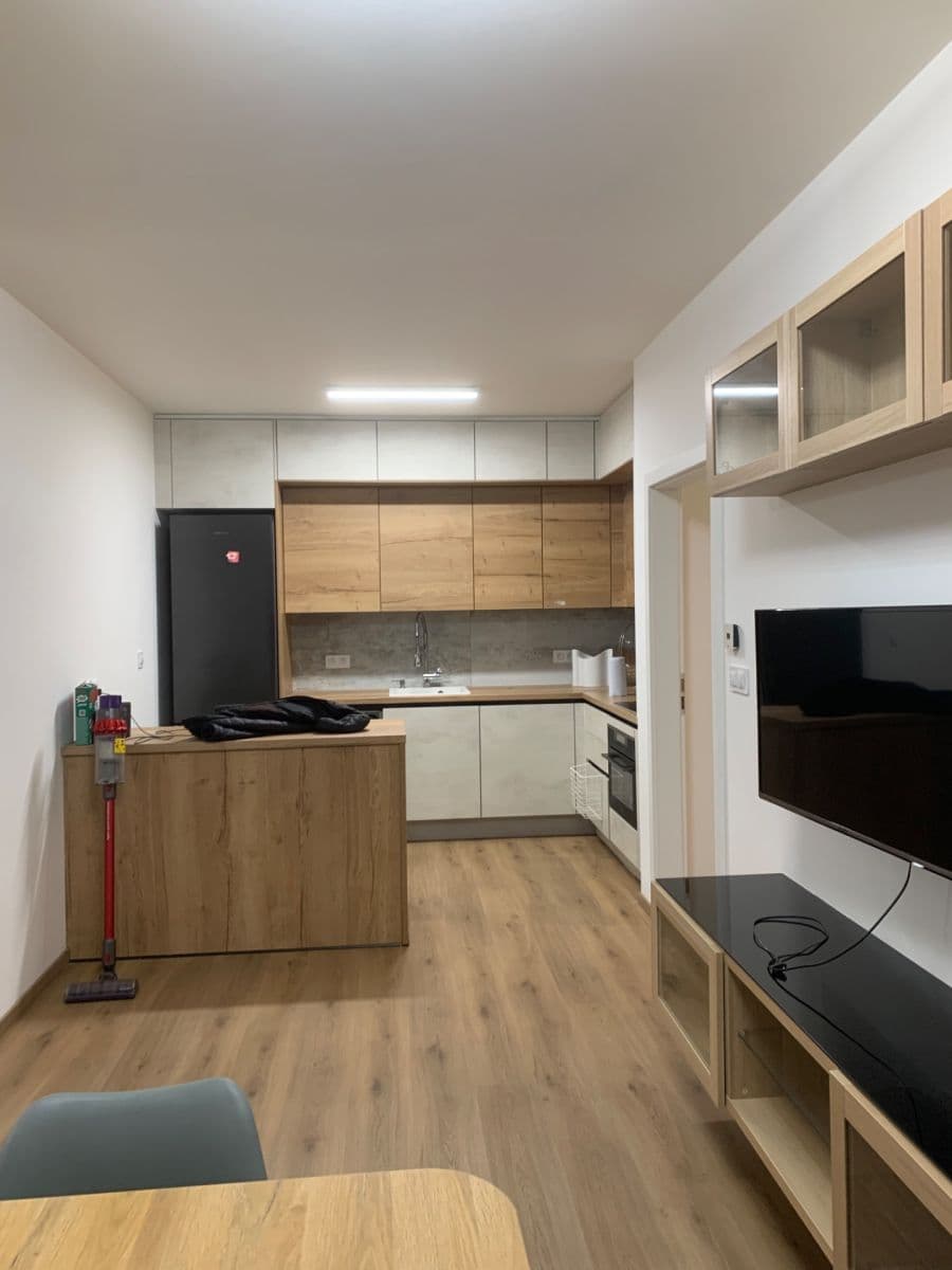 2 bedroom with open-plan kitchen flat to rent, 80 m², Choceradská, Prague, Prague 2 bedroom with open-plan kitchen flat to rent, 80 m², Choceradská, Prague, Prague