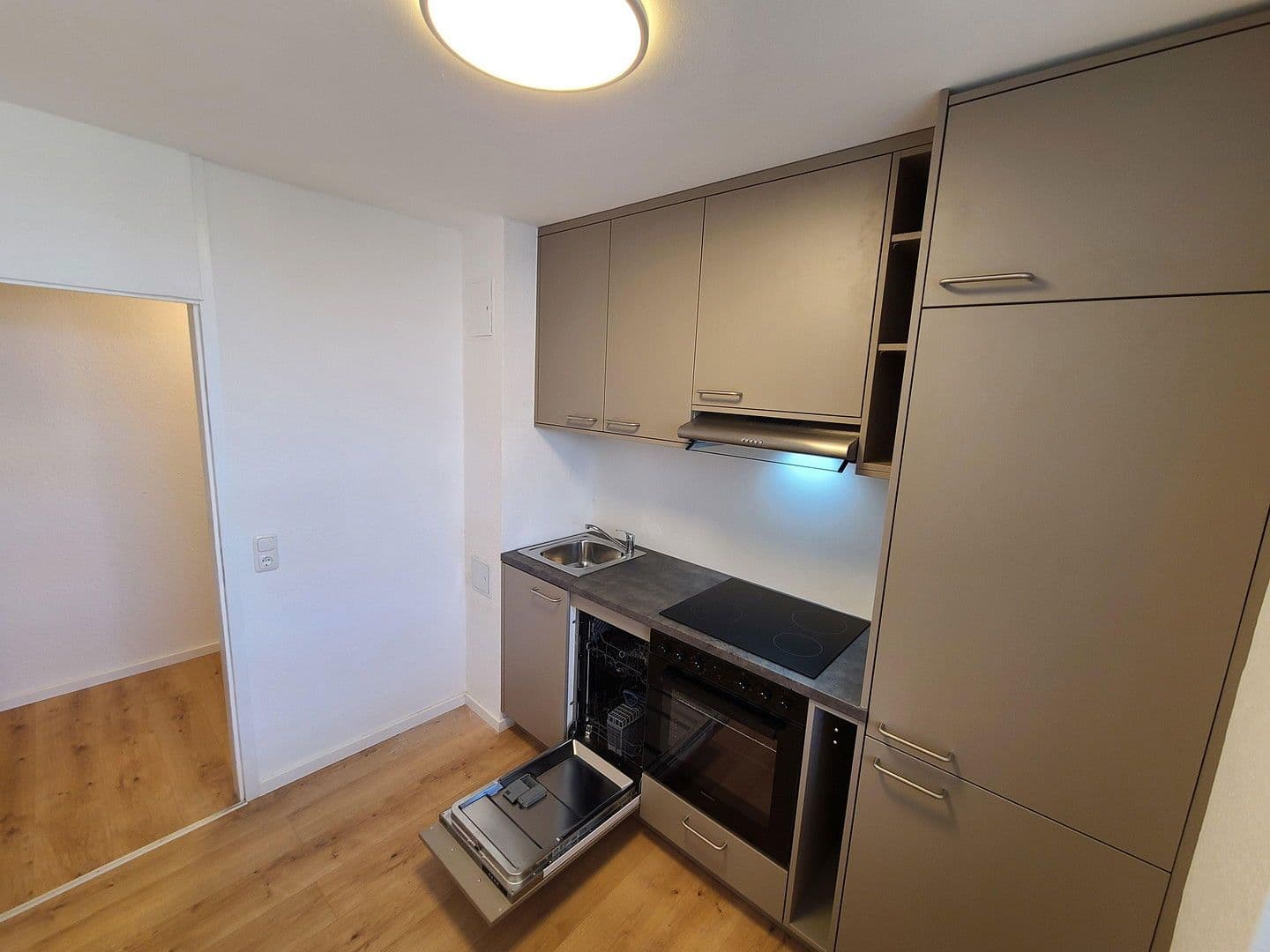 1 bedroom with open-plan kitchen flat to rent, 73 m², Siemensstraße 10, Darmstadt, Hesse 1 bedroom with open-plan kitchen flat to rent, 73 m², Siemensstraße 10, Darmstadt, Hesse