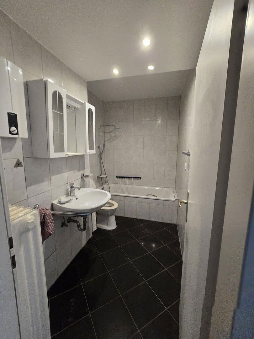 Studio flat to rent, 47 m², Görlitzer Straße 7, Neuss, North Rhine-Westphalia Studio flat to rent, 47 m², Görlitzer Straße 7, Neuss, North Rhine-Westphalia