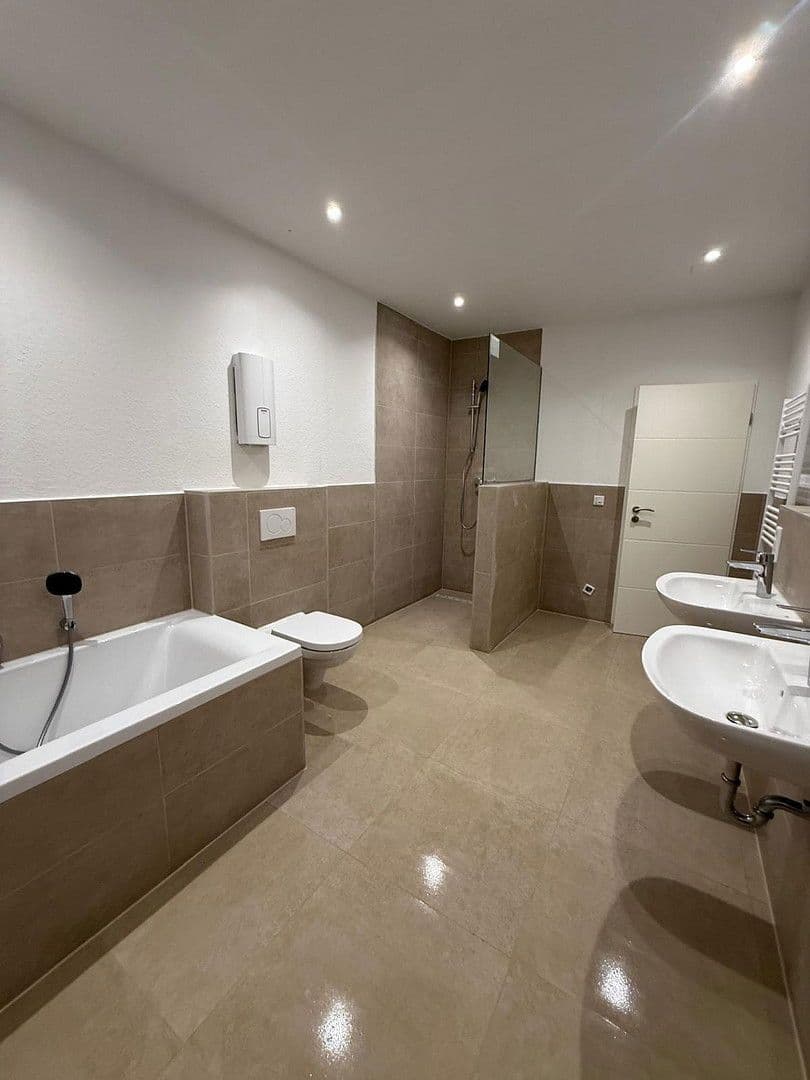 3 bedroom with open-plan kitchen flat to rent, 107 m², Langenfeld (Rheinland), North Rhine-Westphalia 3 bedroom with open-plan kitchen flat to rent, 107 m², Langenfeld (Rheinland), North Rhine-Westphalia