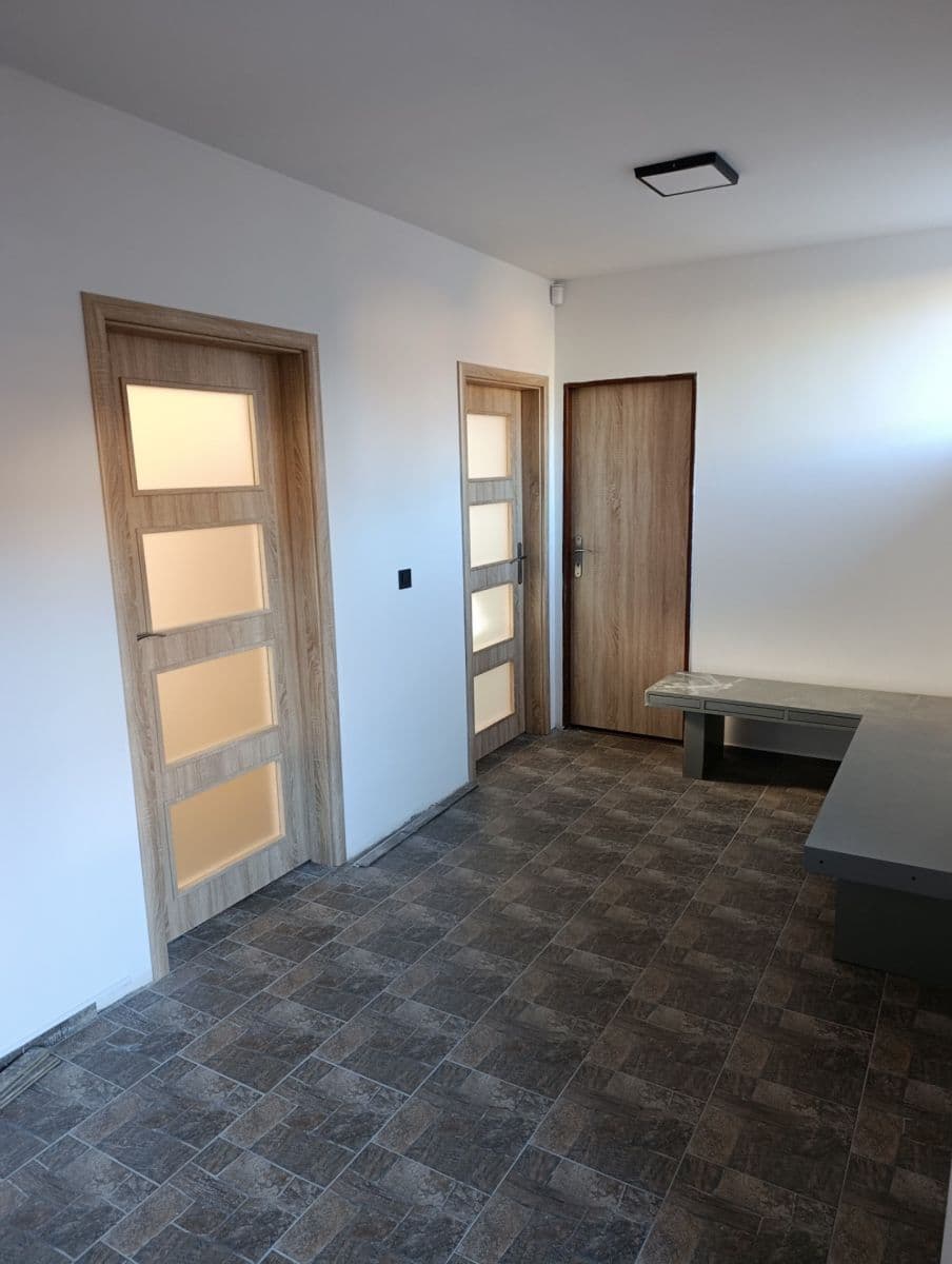 4 bedroom flat to rent, 120 m², Plchov, Středočeský Region 4 bedroom flat to rent, 120 m², Plchov, Středočeský Region