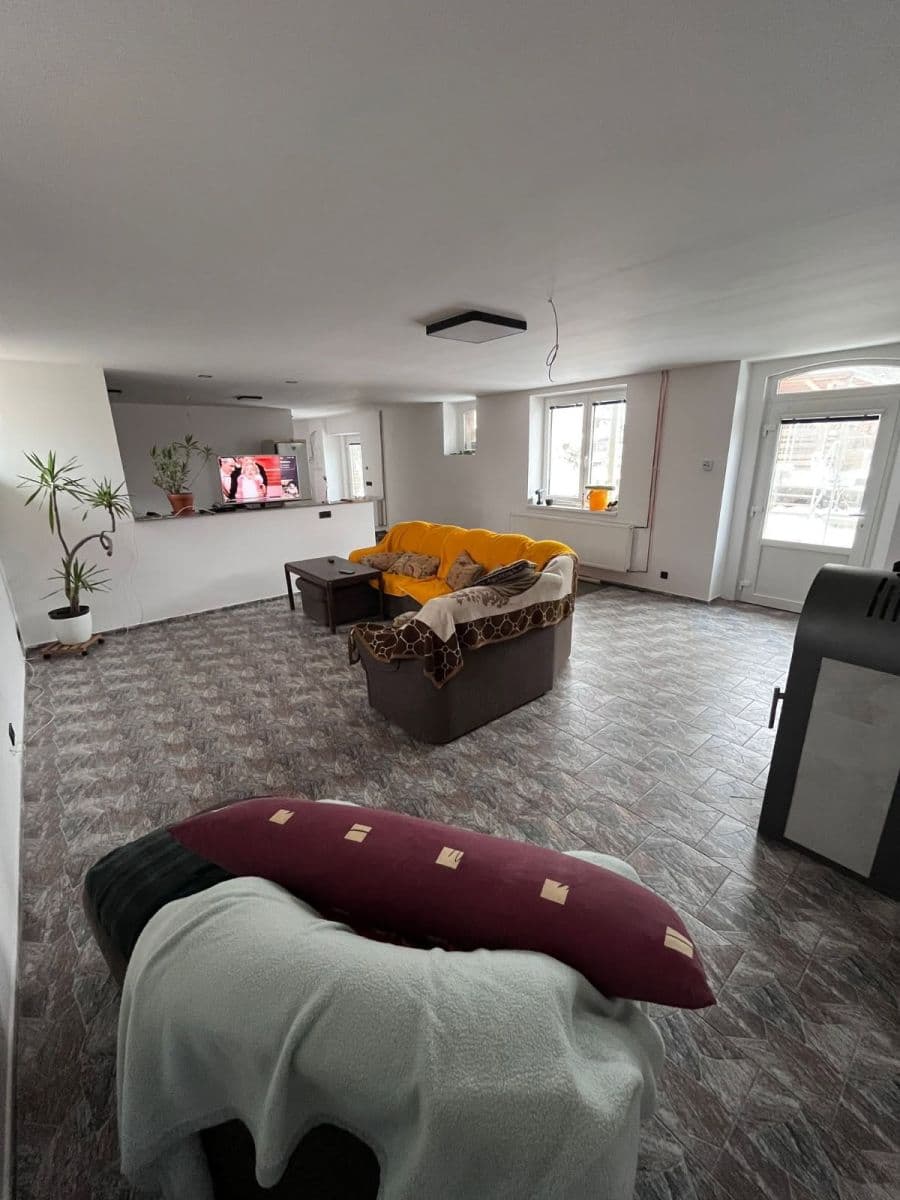 4 bedroom flat to rent, 120 m², Plchov, Středočeský Region 4 bedroom flat to rent, 120 m², Plchov, Středočeský Region