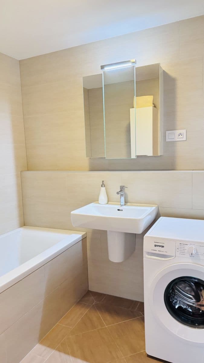 3 bedroom flat to rent, 64 m², Rudolfa Mocka, Karlova Ves, Bratislavský Region 3 bedroom flat to rent, 64 m², Rudolfa Mocka, Karlova Ves, Bratislavský Region