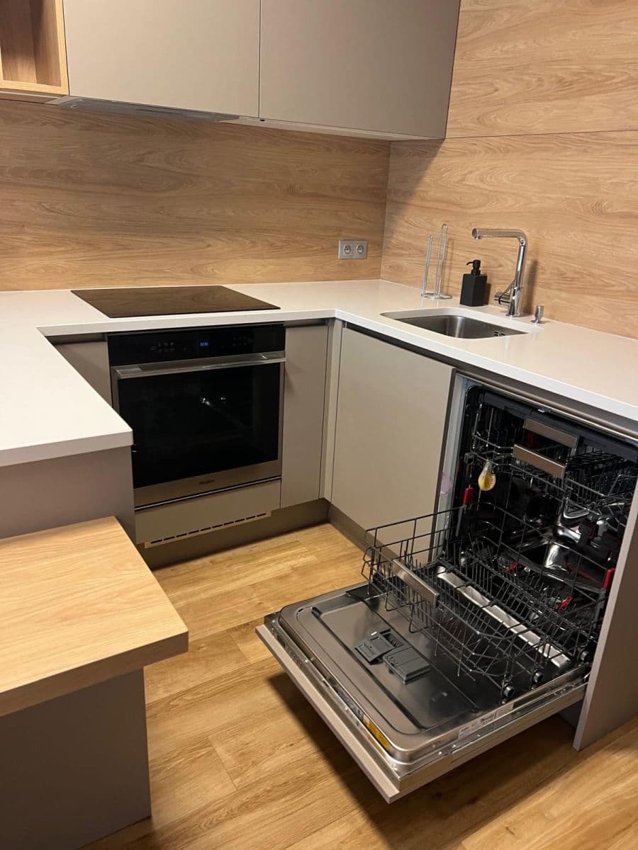 1 bedroom with open-plan kitchen flat to rent, 67 m², Kurta Konráda, Prague, Prague 1 bedroom with open-plan kitchen flat to rent, 67 m², Kurta Konráda, Prague, Prague