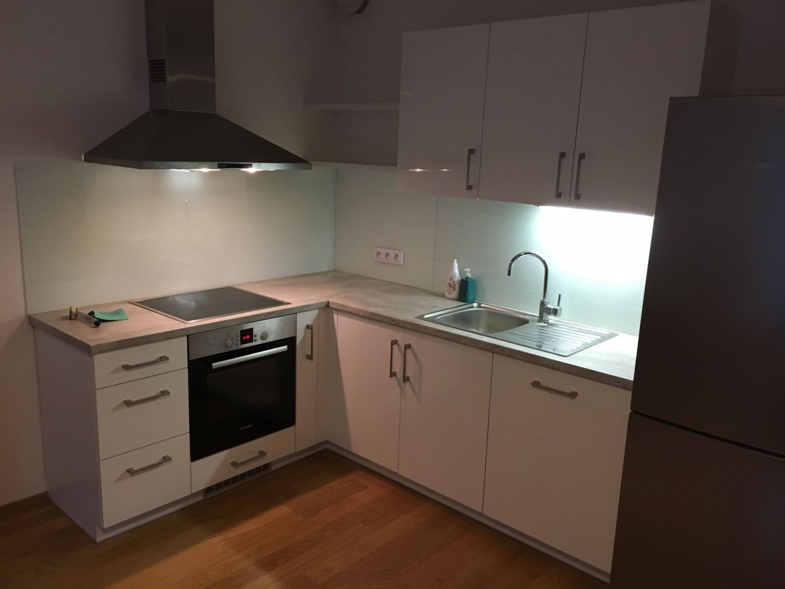 Studio flat to rent, 39 m², Komunardů, Prague, Prague Studio flat to rent, 39 m², Komunardů, Prague, Prague