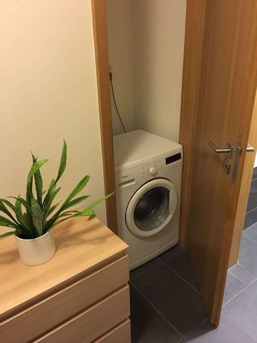 Studio flat to rent, 39 m², Komunardů, Prague, Prague Studio flat to rent, 39 m², Komunardů, Prague, Prague