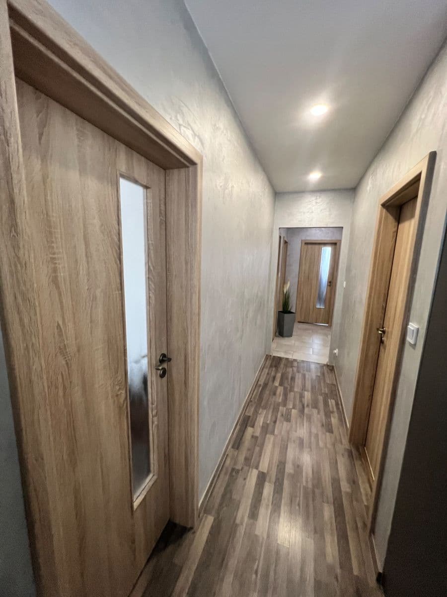 4 bedroom flat for sale, 85 m², Budovatelů, Jablonec nad Nisou, Liberecký Region 4 bedroom flat for sale, 85 m², Budovatelů, Jablonec nad Nisou, Liberecký Region