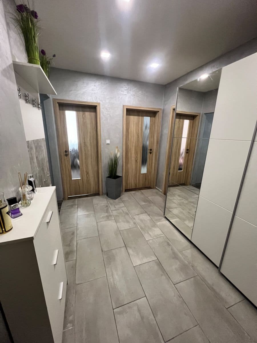 4 bedroom flat for sale, 85 m², Budovatelů, Jablonec nad Nisou, Liberecký Region 4 bedroom flat for sale, 85 m², Budovatelů, Jablonec nad Nisou, Liberecký Region