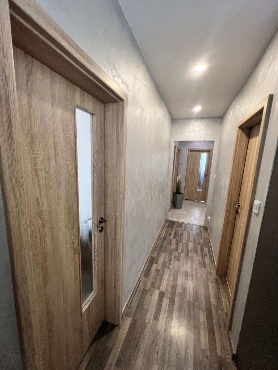 4 bedroom flat for sale, 85 m², Budovatelů, Jablonec nad Nisou, Liberecký Region 4 bedroom flat for sale, 85 m², Budovatelů, Jablonec nad Nisou, Liberecký Region