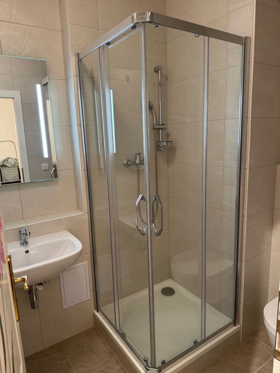 3 bedroom flat to rent, 104 m², Libínská, Prague, Prague 3 bedroom flat to rent, 104 m², Libínská, Prague, Prague