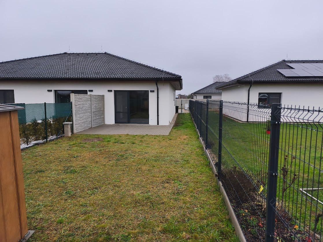 1 bedroom with open-plan kitchen flat to rent, 49 m², U Luk, Tišice, Středočeský Region 1 bedroom with open-plan kitchen flat to rent, 49 m², U Luk, Tišice, Středočeský Region