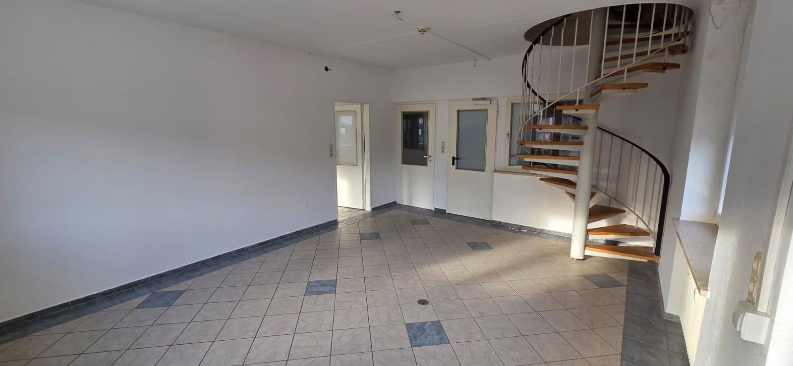 non-residential property to rent, 1,049 m², Simbacherstr. 35, Neuötting, Bavaria non-residential property to rent, 1,049 m², Simbacherstr. 35, Neuötting, Bavaria