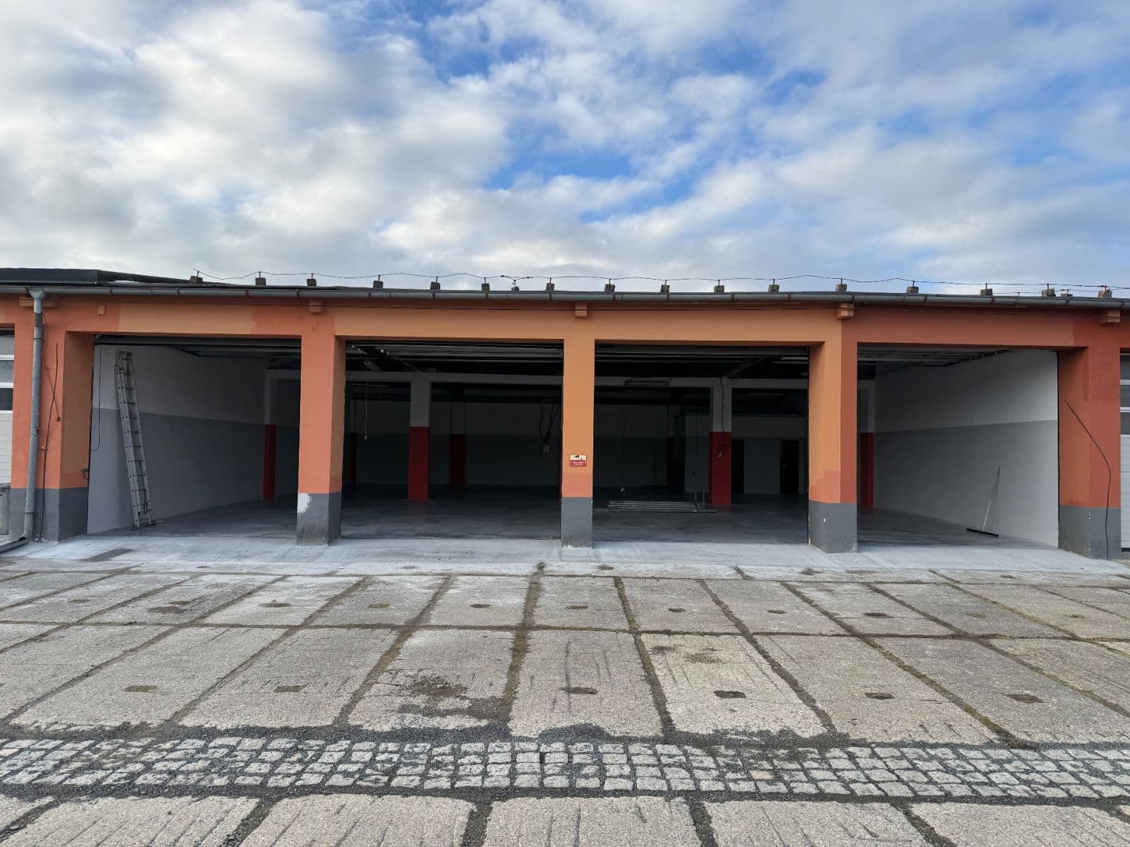 garage to rent, 340 m², Domažlice, Plzeňský Region garage to rent, 340 m², Domažlice, Plzeňský Region