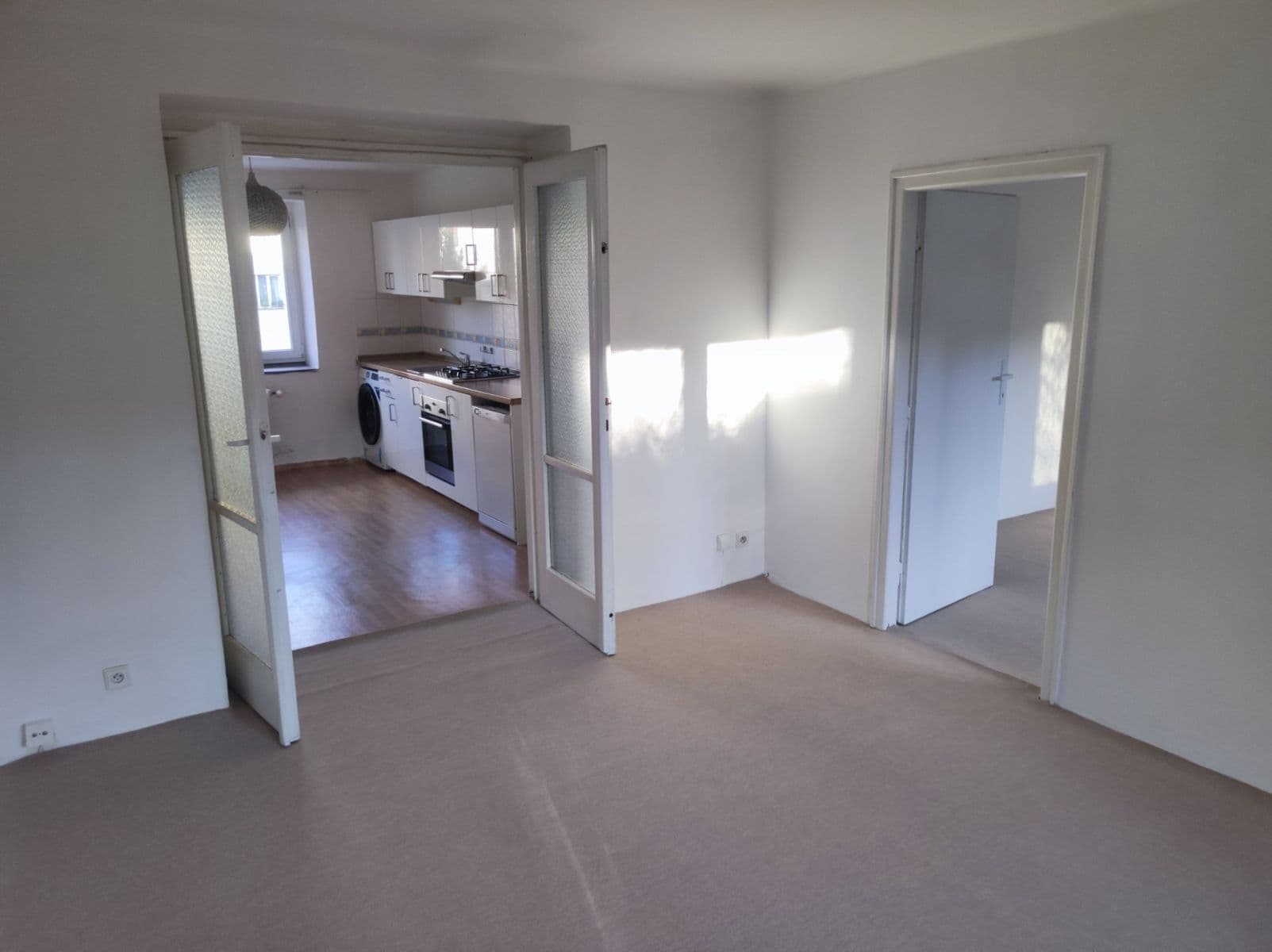 2 bedroom flat to rent, 50 m², Jeremenkova, Prague, Prague 2 bedroom flat to rent, 50 m², Jeremenkova, Prague, Prague