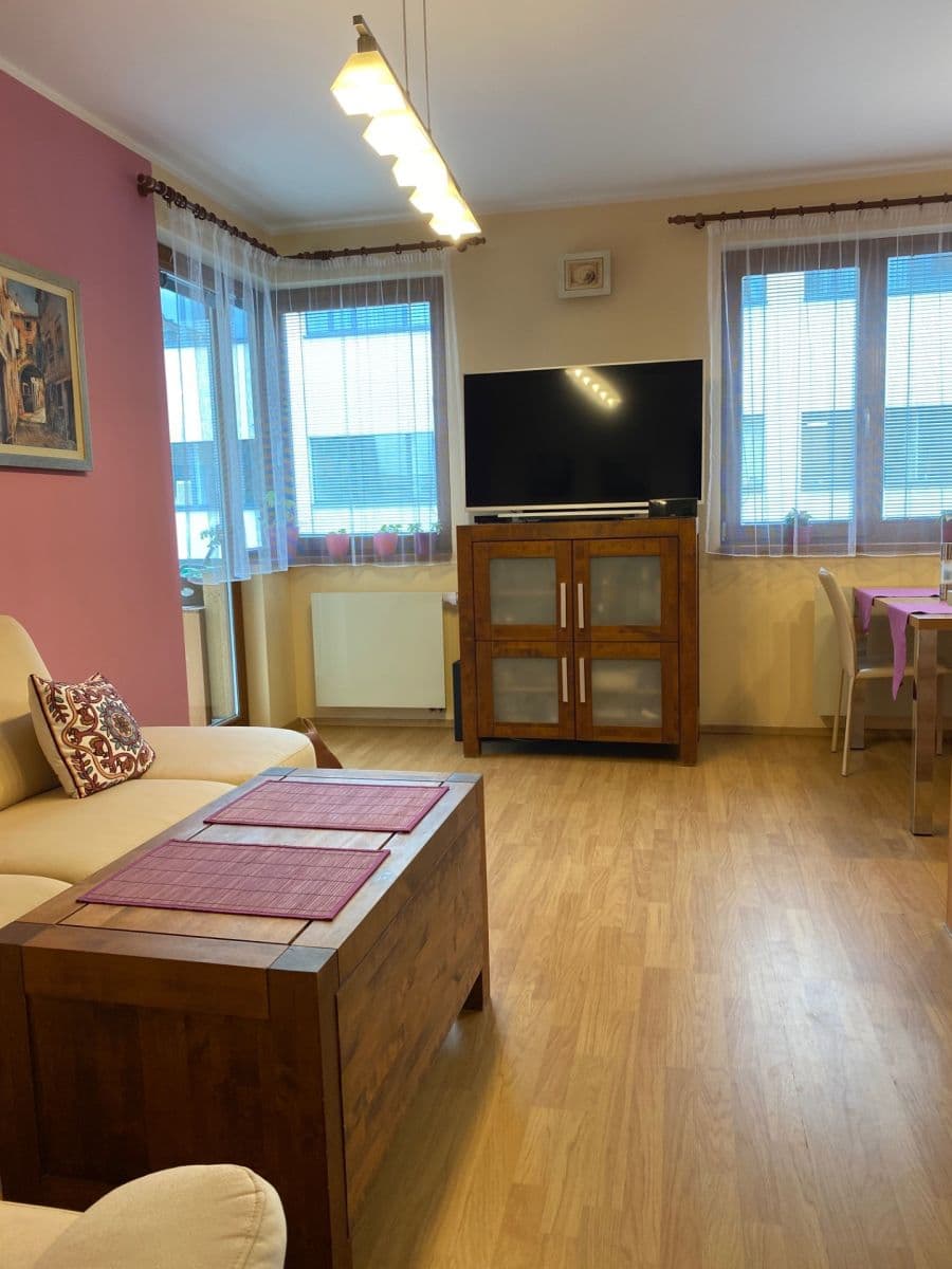 2 bedroom with open-plan kitchen flat to rent, 80 m², Hanusova, Prague, Prague 2 bedroom with open-plan kitchen flat to rent, 80 m², Hanusova, Prague, Prague