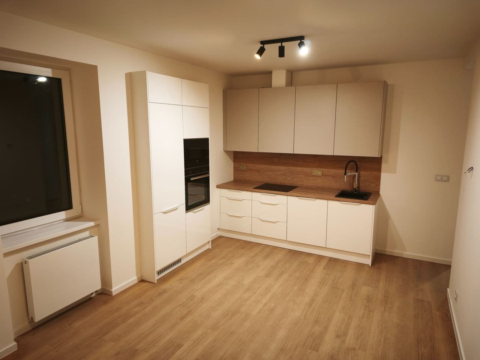 2 bedroom with open-plan kitchen flat to rent, 61 m², Jižní, Jablonec nad Nisou, Liberecký Region 2 bedroom with open-plan kitchen flat to rent, 61 m², Jižní, Jablonec nad Nisou, Liberecký Region