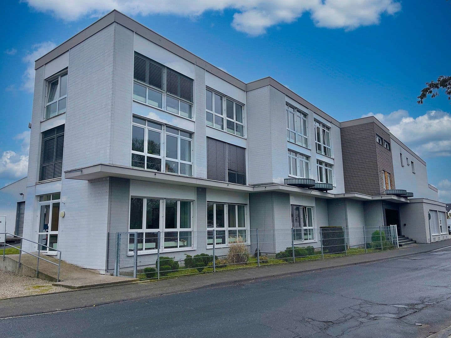 office to rent, 500 m², Graf-Zeppelin-Str 8, Köln, North Rhine-Westphalia office to rent, 500 m², Graf-Zeppelin-Str 8, Köln, North Rhine-Westphalia