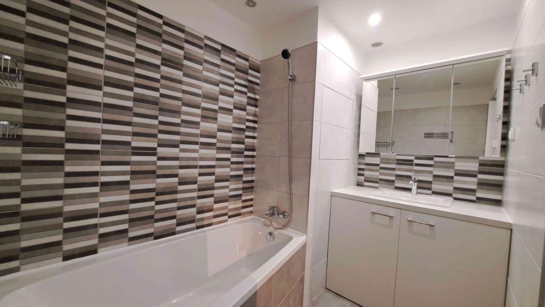 3 bedroom flat to rent, 75 m², Na Jílech, Česká Lípa, Liberecký Region 3 bedroom flat to rent, 75 m², Na Jílech, Česká Lípa, Liberecký Region