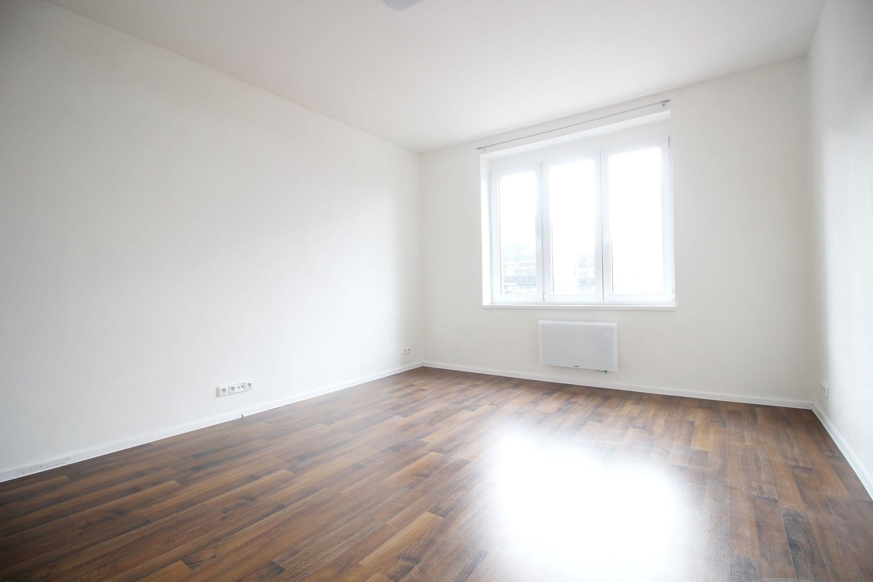 1 bedroom with open-plan kitchen flat to rent, 66 m², Tusarova, Prague, Prague 1 bedroom with open-plan kitchen flat to rent, 66 m², Tusarova, Prague, Prague