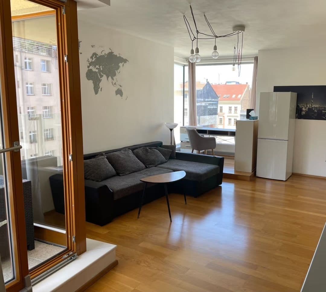 1 bedroom with open-plan kitchen flat to rent, 47 m², Komunardů, Prague, Prague 1 bedroom with open-plan kitchen flat to rent, 47 m², Komunardů, Prague, Prague