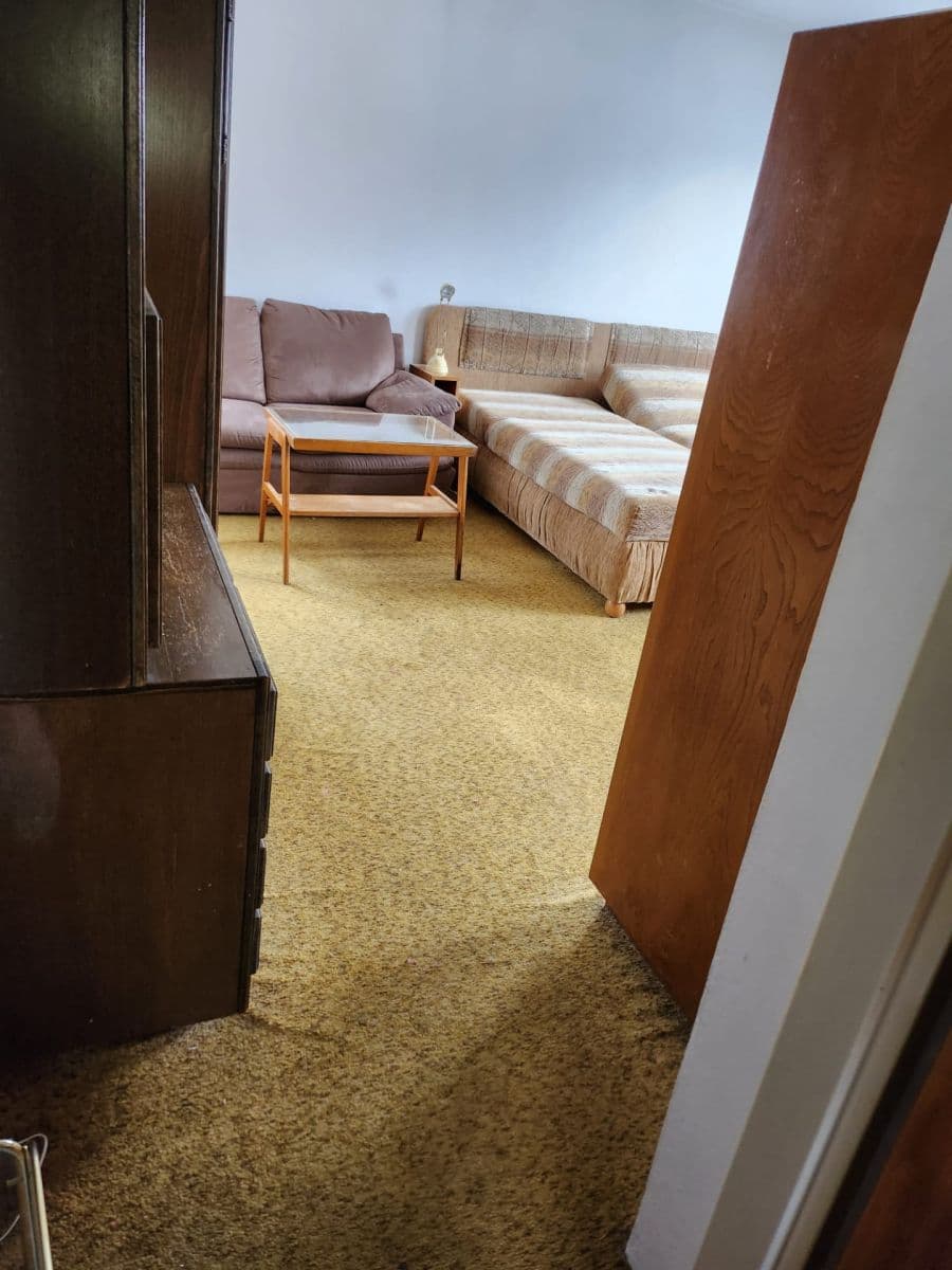 Studio flat to rent, 30 m², Nad Pomníkem, Prague, Prague Studio flat to rent, 30 m², Nad Pomníkem, Prague, Prague