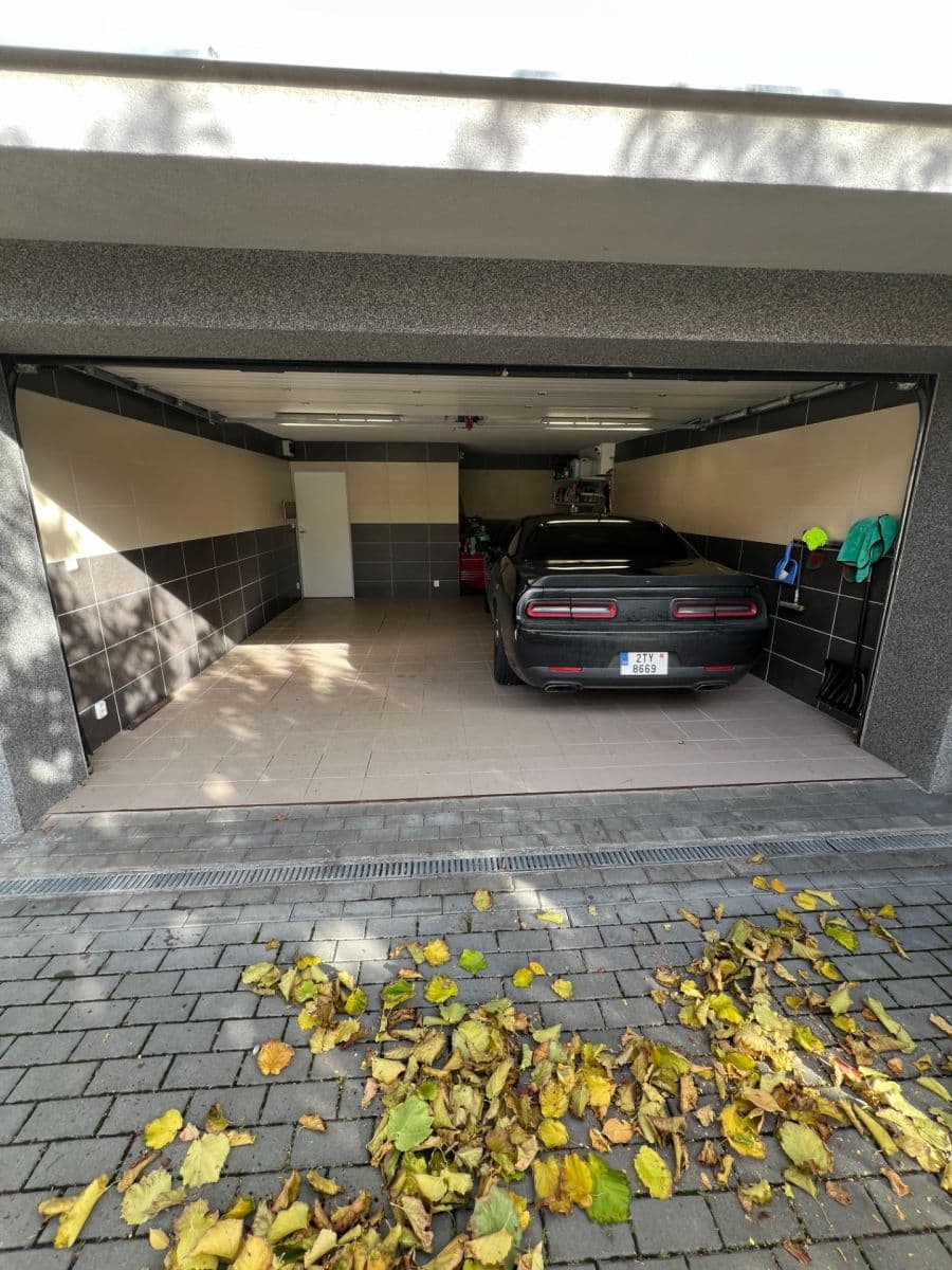 garage to rent, 32 m², Zemkova, Brno, Jihomoravský Region garage to rent, 32 m², Zemkova, Brno, Jihomoravský Region