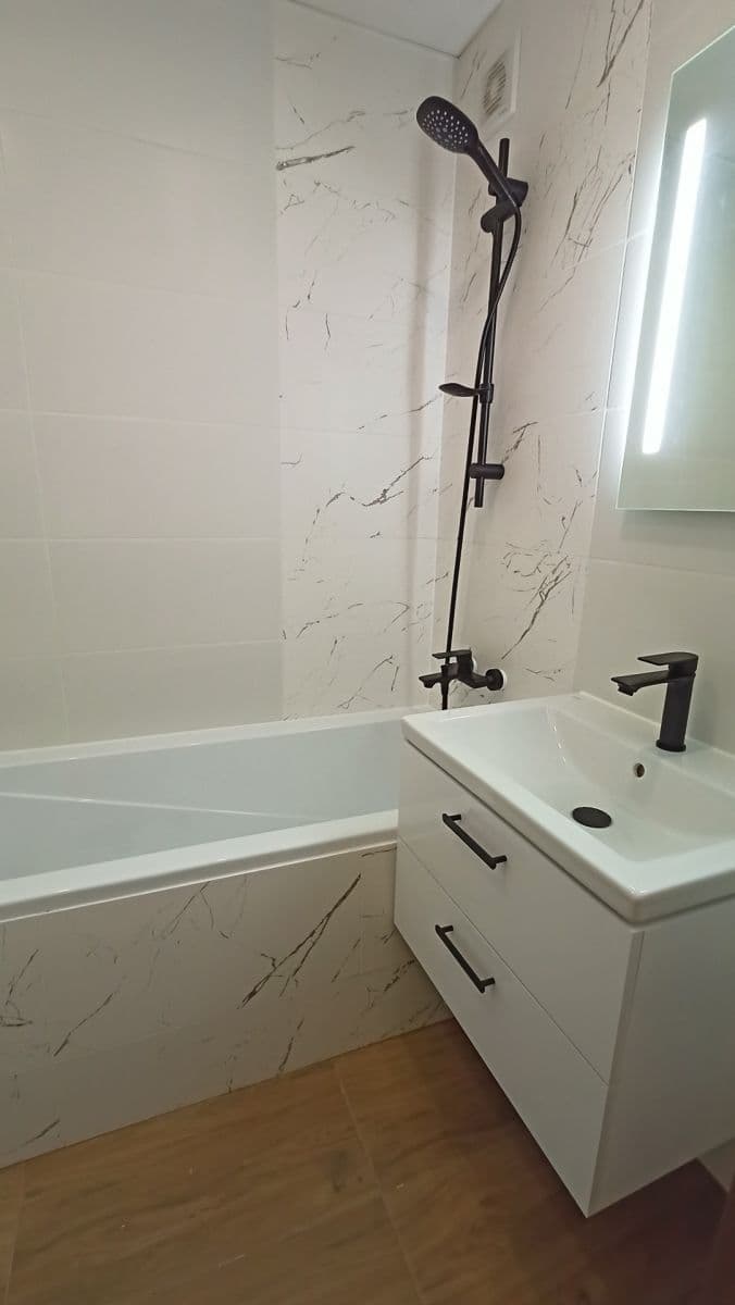 3 bedroom flat to rent, 74 m², Osvobození, Orlová, Moravskoslezský Region 3 bedroom flat to rent, 74 m², Osvobození, Orlová, Moravskoslezský Region