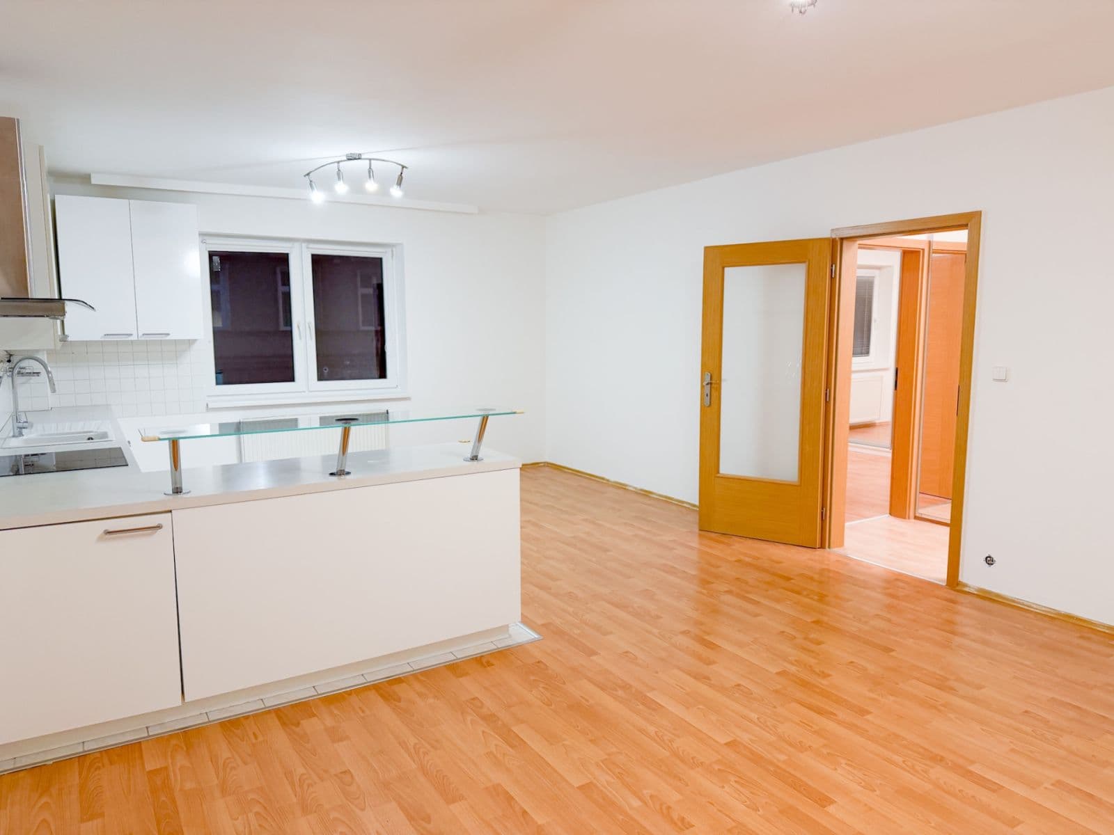 1 bedroom with open-plan kitchen flat to rent, 61 m², Ďáblická, Prague, Prague 1 bedroom with open-plan kitchen flat to rent, 61 m², Ďáblická, Prague, Prague