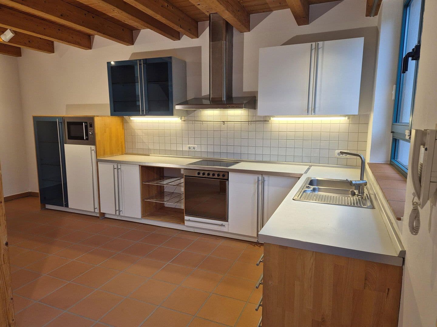 house to rent, 200 m², Frankfurt, Hesse house to rent, 200 m², Frankfurt, Hesse