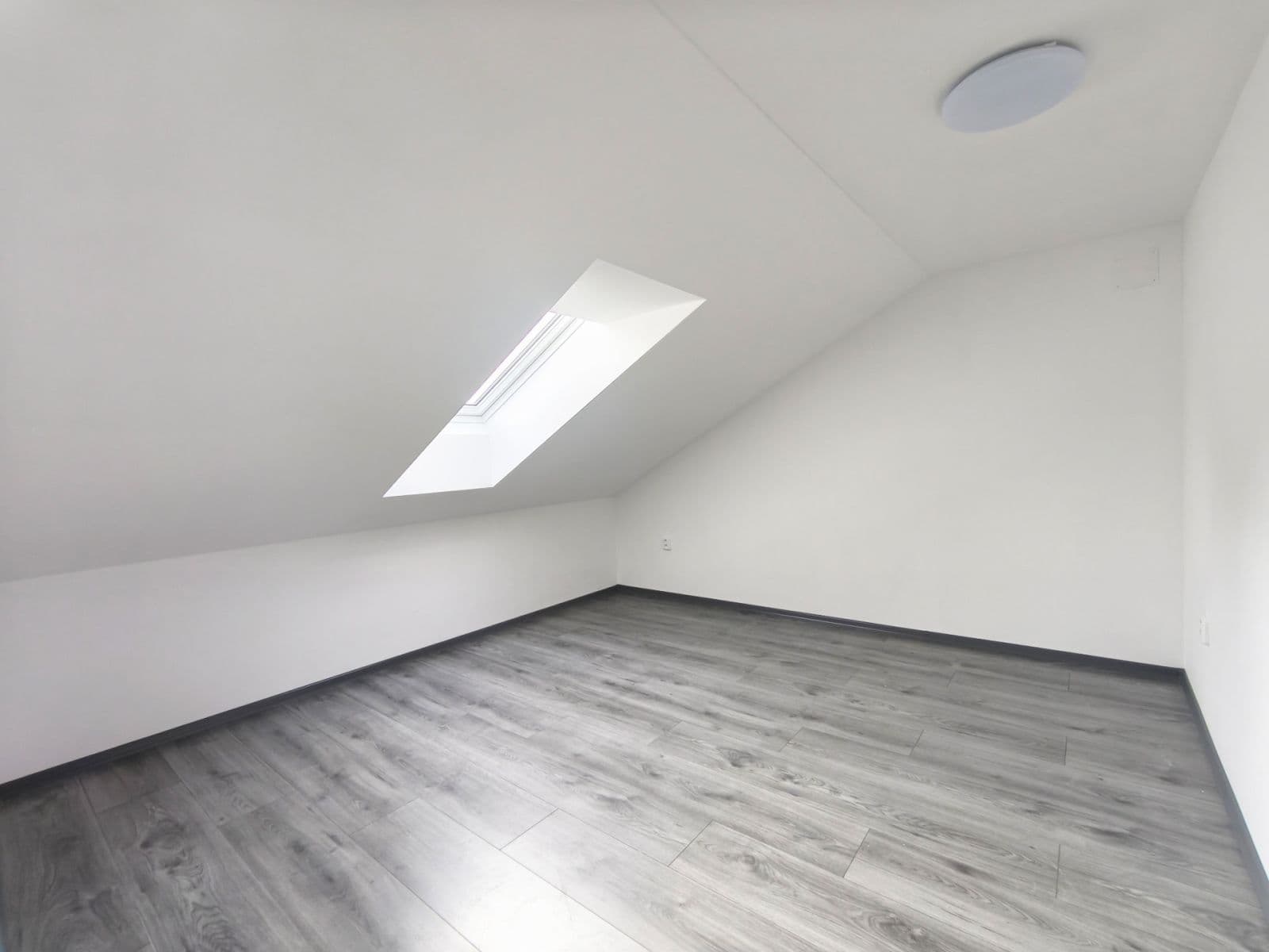 2 bedroom with open-plan kitchen flat to rent, 89 m², Švestková, Tišice, Středočeský Region 2 bedroom with open-plan kitchen flat to rent, 89 m², Švestková, Tišice, Středočeský Region