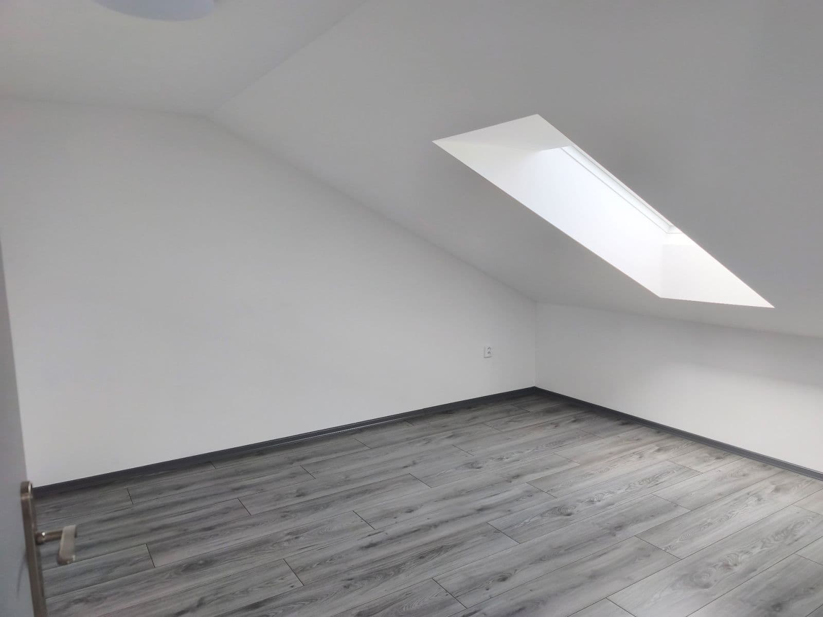 2 bedroom with open-plan kitchen flat to rent, 89 m², Švestková, Tišice, Středočeský Region 2 bedroom with open-plan kitchen flat to rent, 89 m², Švestková, Tišice, Středočeský Region