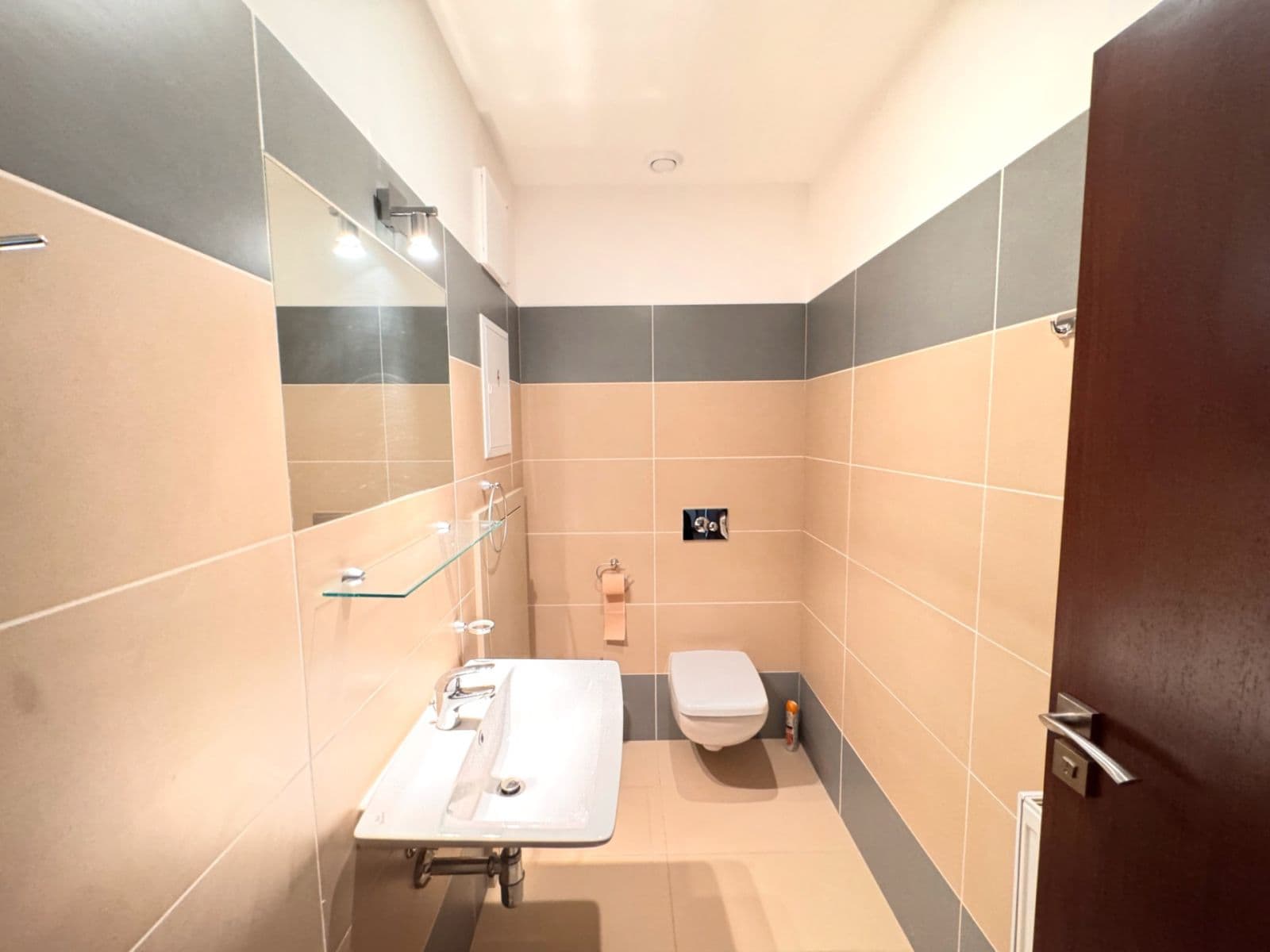 2 bedroom with open-plan kitchen flat for sale, 96 m², Pražská silnice, Karlovy Vary, Karlovarský Region 2 bedroom with open-plan kitchen flat for sale, 96 m², Pražská silnice, Karlovy Vary, Karlovarský Region