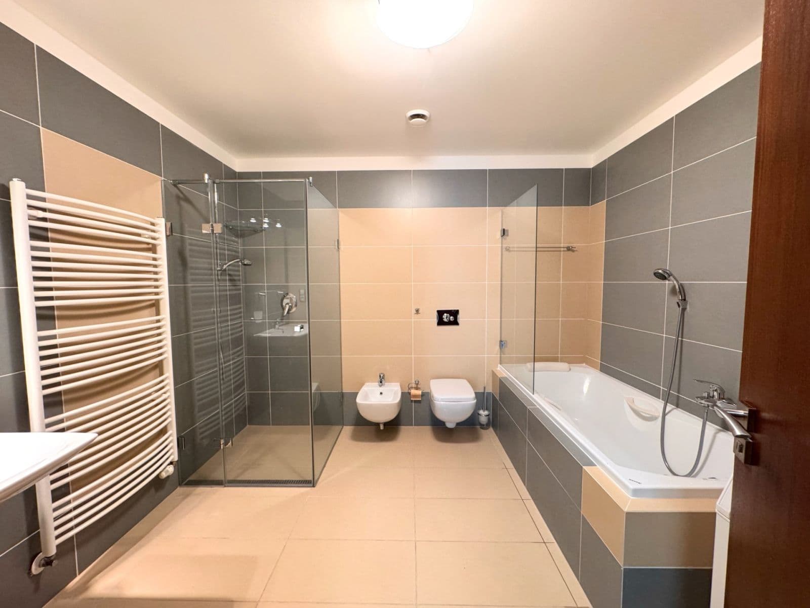 2 bedroom with open-plan kitchen flat for sale, 96 m², Pražská silnice, Karlovy Vary, Karlovarský Region 2 bedroom with open-plan kitchen flat for sale, 96 m², Pražská silnice, Karlovy Vary, Karlovarský Region