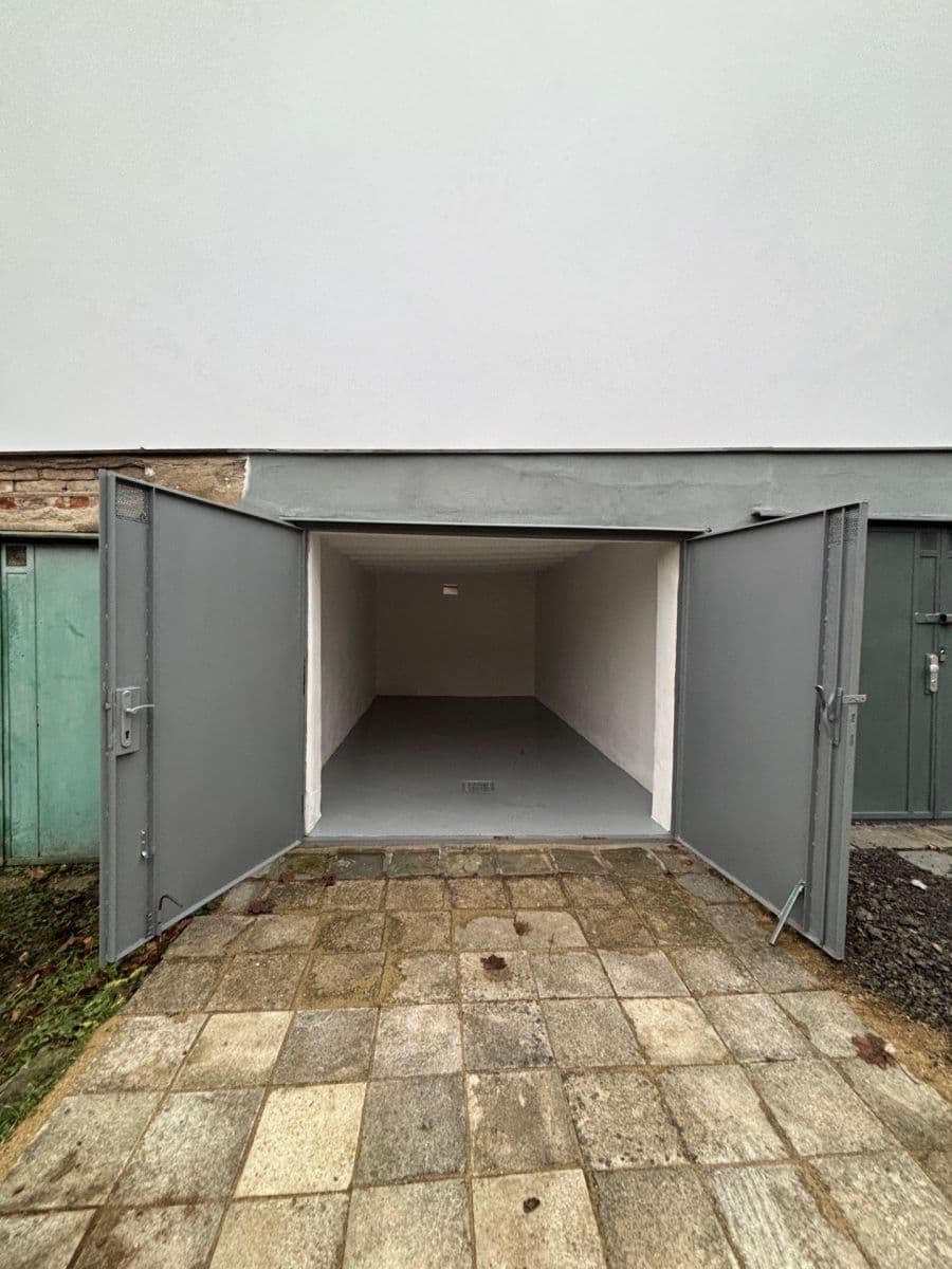 garage to rent, 16 m², Červinkova, Brno, Jihomoravský Region garage to rent, 16 m², Červinkova, Brno, Jihomoravský Region