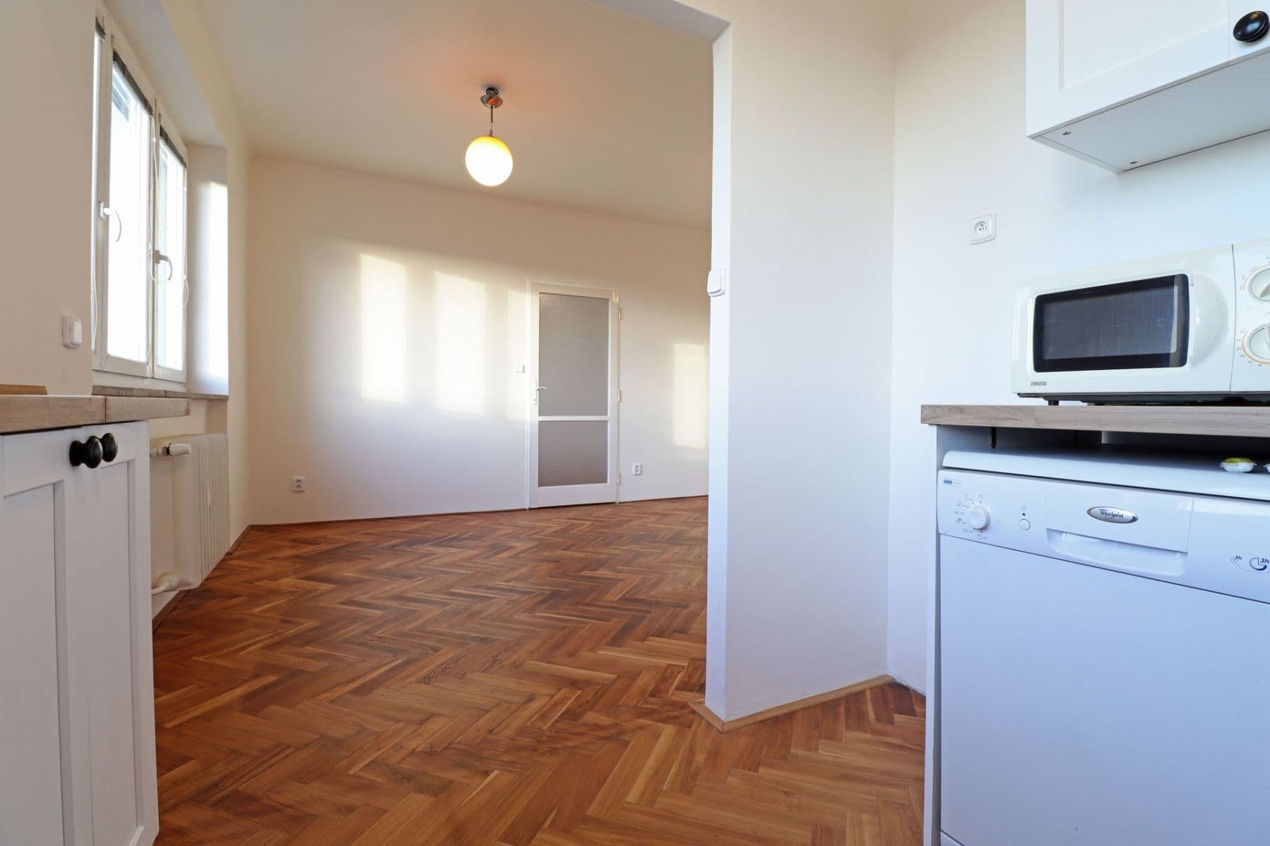 1 bedroom with open-plan kitchen flat to rent, 44 m², Argentinská, Prague, Prague 1 bedroom with open-plan kitchen flat to rent, 44 m², Argentinská, Prague, Prague