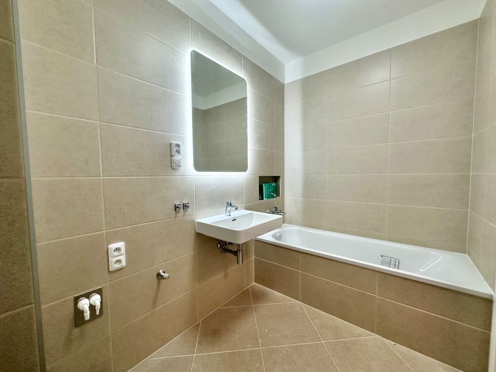 1 bedroom with open-plan kitchen flat to rent, 58 m², Stočesova, Prague, Prague 1 bedroom with open-plan kitchen flat to rent, 58 m², Stočesova, Prague, Prague