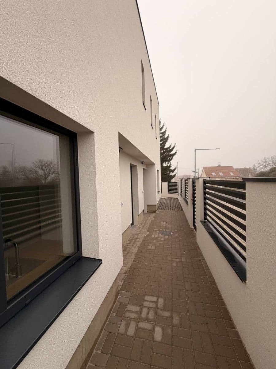 1 bedroom with open-plan kitchen flat to rent, 40 m², Krátká, Postřižín, Středočeský Region 1 bedroom with open-plan kitchen flat to rent, 40 m², Krátká, Postřižín, Středočeský Region