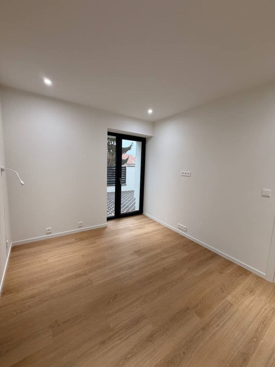 1 bedroom with open-plan kitchen flat to rent, 40 m², Krátká, Postřižín, Středočeský Region 1 bedroom with open-plan kitchen flat to rent, 40 m², Krátká, Postřižín, Středočeský Region