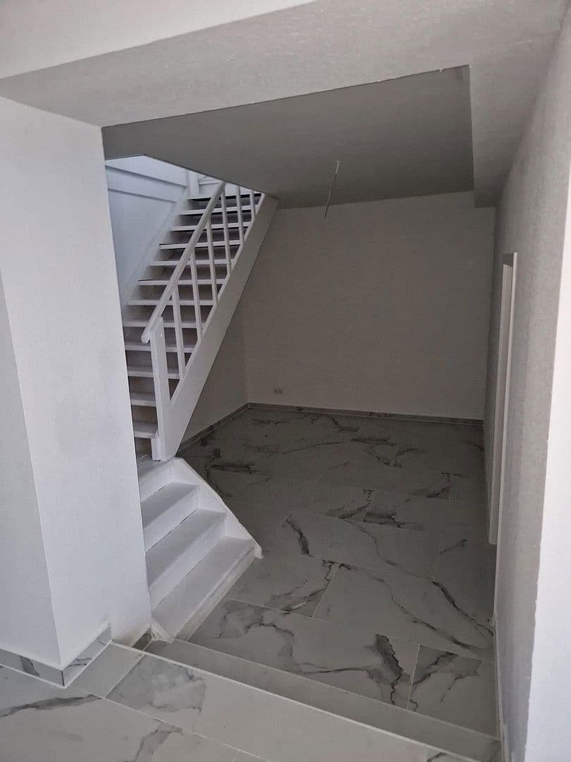 6 bedroom flat to rent, 218 m², Dahlener Straße 100, Mönchengladbach, North Rhine-Westphalia 6 bedroom flat to rent, 218 m², Dahlener Straße 100, Mönchengladbach, North Rhine-Westphalia