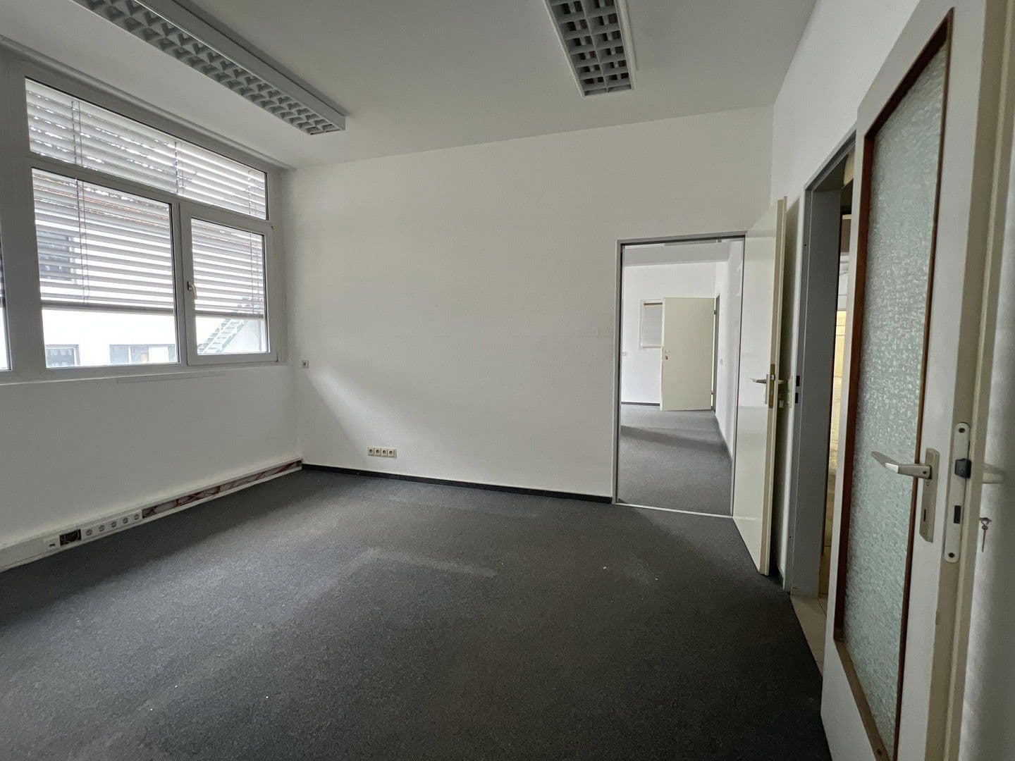 office to rent, 1,000 m², Leverkusen, North Rhine-Westphalia office to rent, 1,000 m², Leverkusen, North Rhine-Westphalia