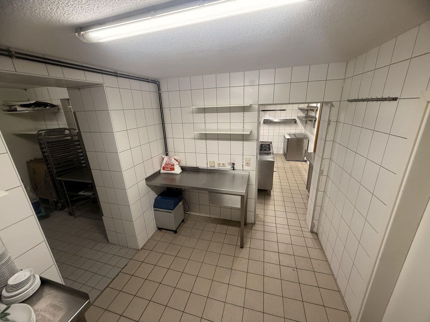 non-residential property to rent, 250 m², Schulstraße 1, Vöhl, Hesse non-residential property to rent, 250 m², Schulstraße 1, Vöhl, Hesse