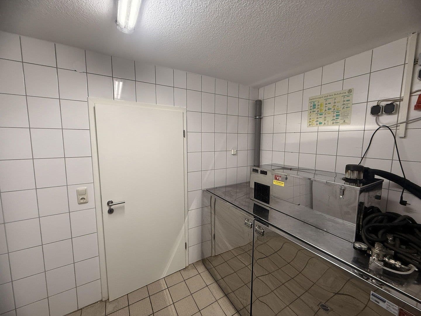 non-residential property to rent, 250 m², Schulstraße 1, Vöhl, Hesse non-residential property to rent, 250 m², Schulstraße 1, Vöhl, Hesse