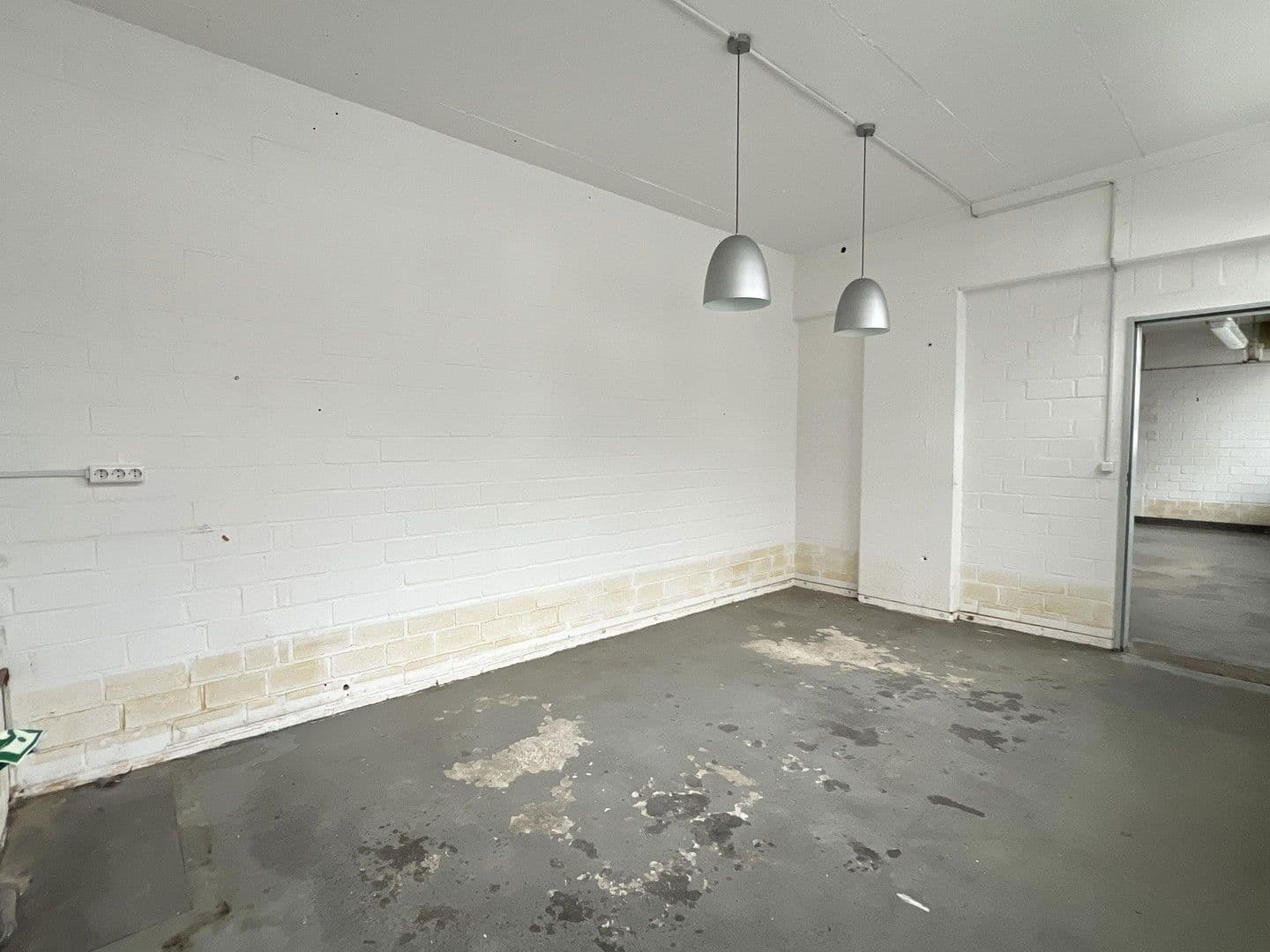 non-residential property to rent, 1,000 m², Leverkusen, North Rhine-Westphalia non-residential property to rent, 1,000 m², Leverkusen, North Rhine-Westphalia