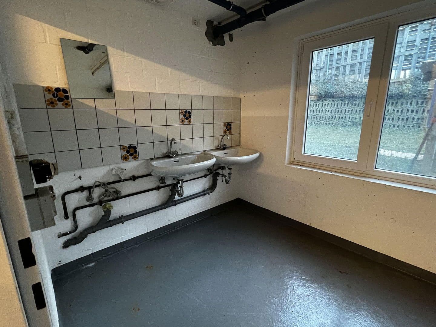 non-residential property to rent, 1,000 m², Leverkusen, North Rhine-Westphalia non-residential property to rent, 1,000 m², Leverkusen, North Rhine-Westphalia