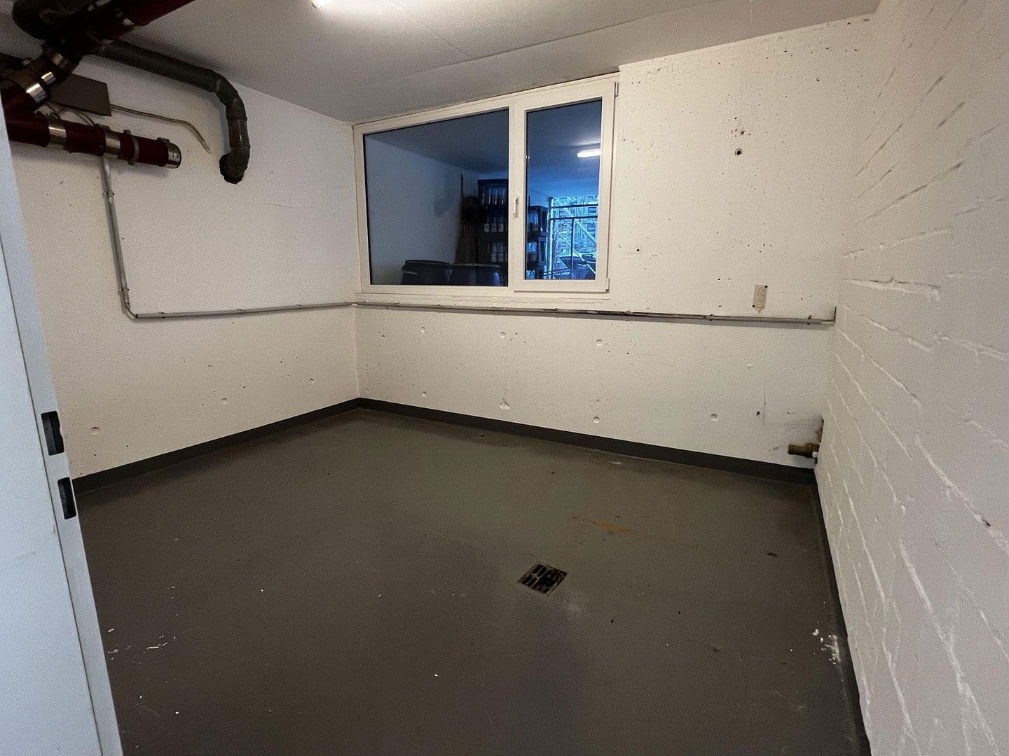 non-residential property to rent, 1,000 m², Leverkusen, North Rhine-Westphalia non-residential property to rent, 1,000 m², Leverkusen, North Rhine-Westphalia